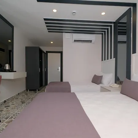 Ξενοδοχείο Black Royal