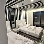 Black Royal 4*