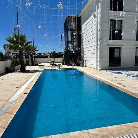 Black Royal Hotel