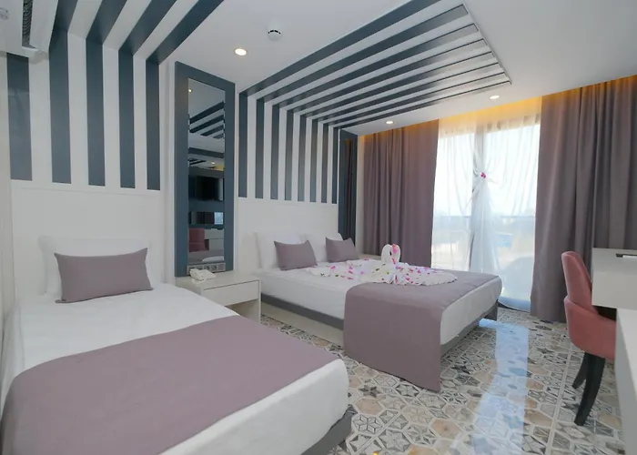Black Royal Hotel