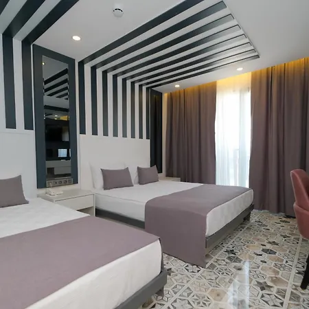 Black Royal Hotel